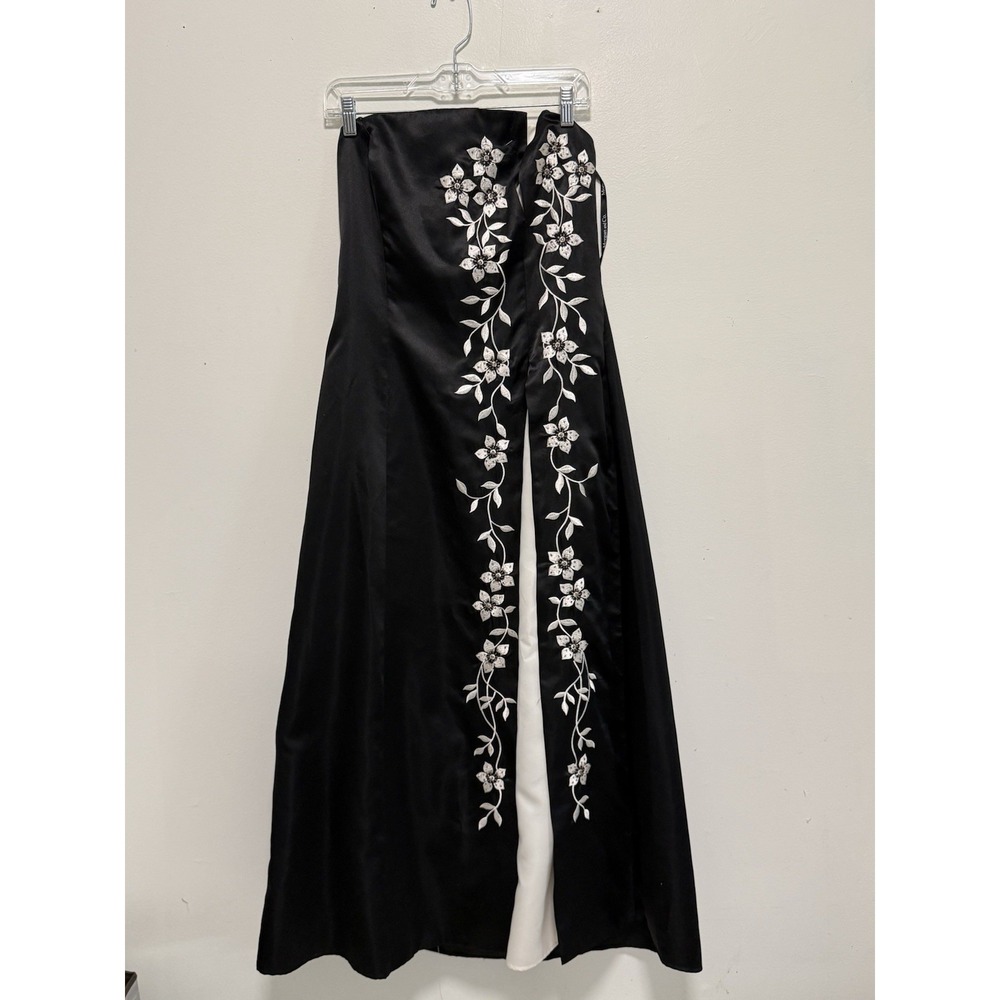 Vintage Y2K Morgan & Co Black White/Ivory Beaded Formal Prom Dress Size 15/16